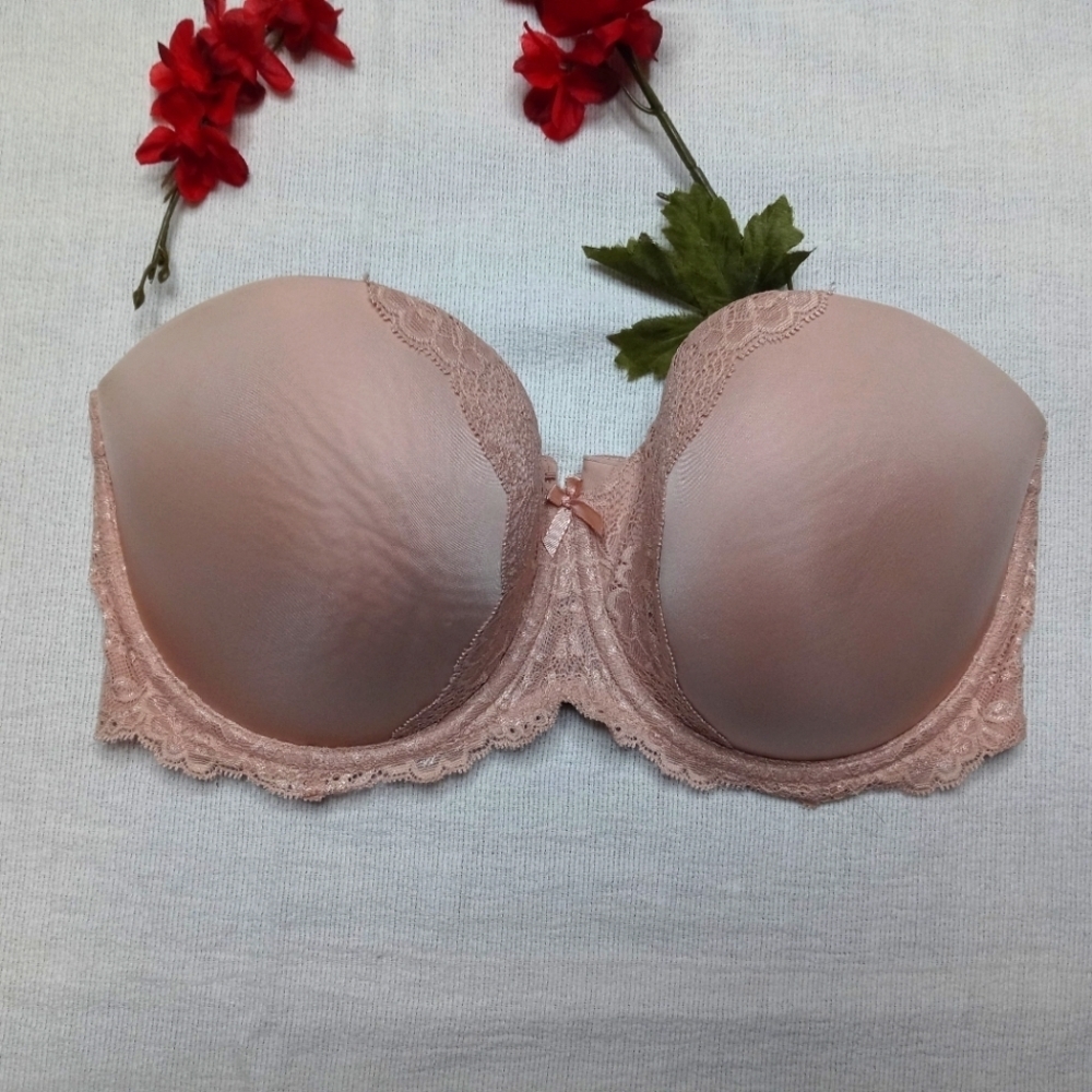 Victoria's Secret nude. Color half bra size 36 DDD